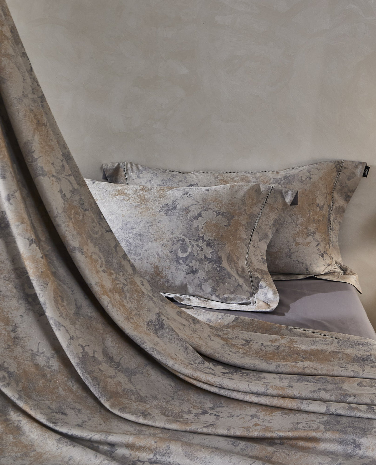 Beyond the Heart Bedding — view 10