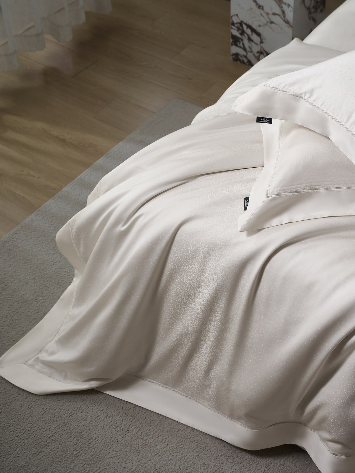 Meteor Trail Bedding — Beige — view 3