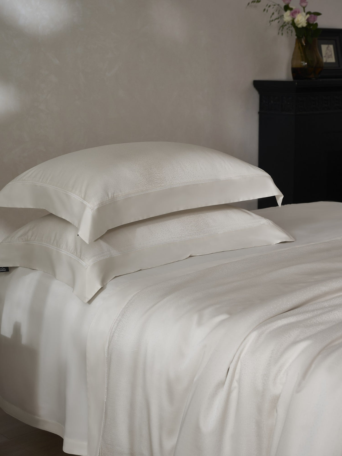 Meteor Trail Bedding — Beige — view 5