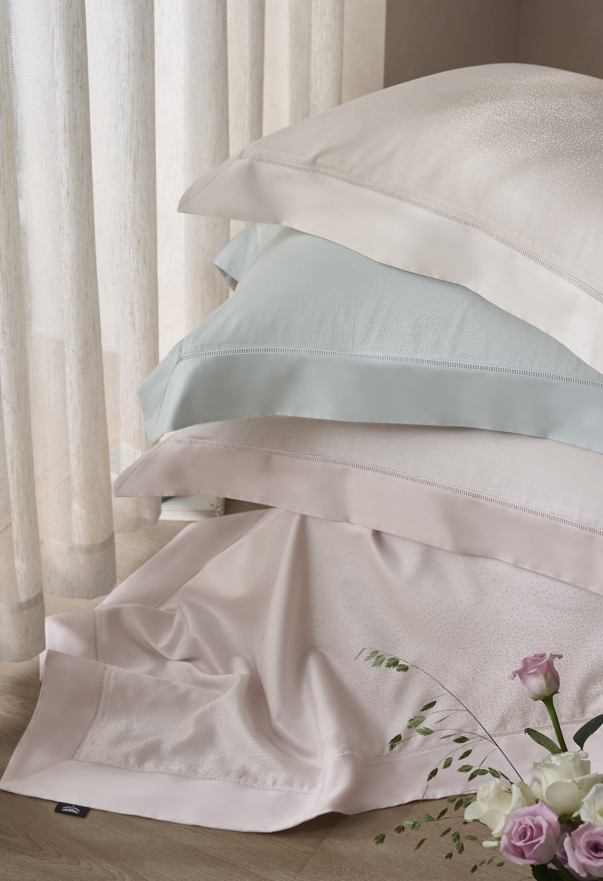 Meteor Trail Bedding — Pink — view 14