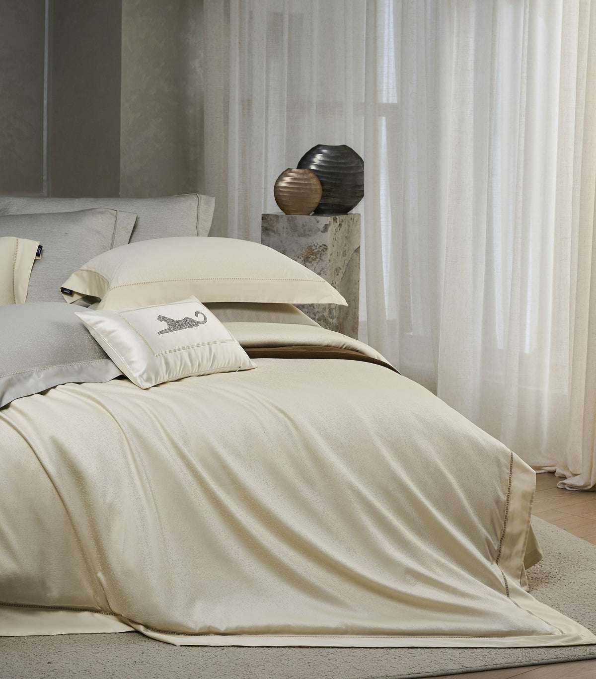 Soft Light Bedding — White — view 8