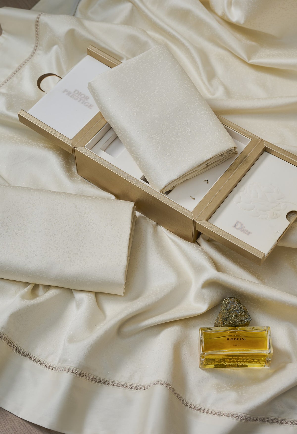 Soft Light Bedding — White — view 12