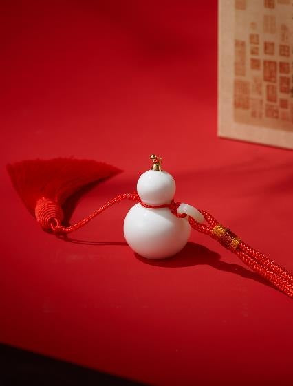 Treasure Gourd Ornament - White, 42 mm